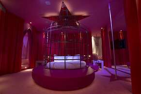 Emotional Grand Motel