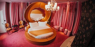 Emotional Grand Motel