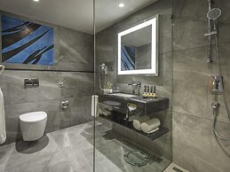 Novotel Vijayawada Varun Hotel