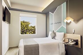 One Acapulco Diamante