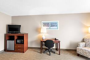 Quality Inn & Suites Gorham Riverside