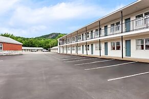 Quality Inn & Suites Gorham Riverside