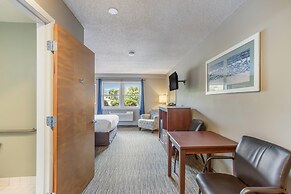 Quality Inn & Suites Gorham Riverside