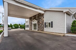 Quality Inn & Suites Gorham Riverside