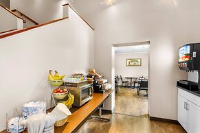 Quality Inn & Suites Gorham Riverside