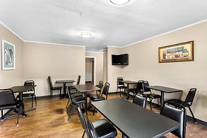 Quality Inn & Suites Gorham Riverside