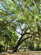 Yearling Restaurant and Cabins