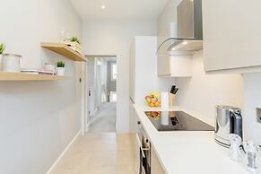 Kensington Apartment with terrace