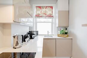 Kensington Apartment with terrace