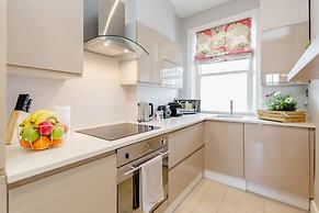Kensington Apartment with terrace