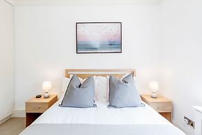 Kensington Apartment with terrace