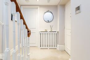 Kensington Apartment with terrace