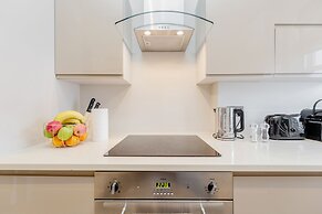 Kensington Apartment with terrace