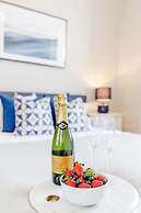 Kensington Apartment with terrace