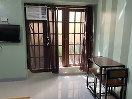 Beinte Singko de Marso Apartments