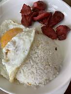 Beinte Singko de Marso Apartments