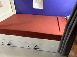 Beinte Singko de Marso Apartments