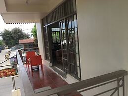 Beinte Singko de Marso Apartments