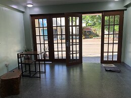 Beinte Singko de Marso Apartments