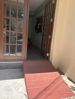 Beinte Singko de Marso Apartments