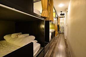 Four Sisters Homestay - Hostel