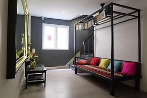 Four Sisters Homestay - Hostel