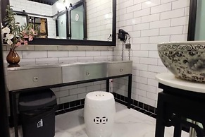 Four Sisters Homestay - Hostel