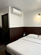 Four Sisters Homestay - Hostel