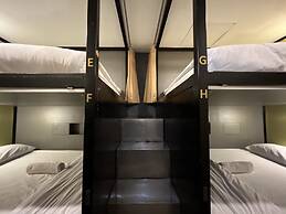 Four Sisters Homestay - Hostel