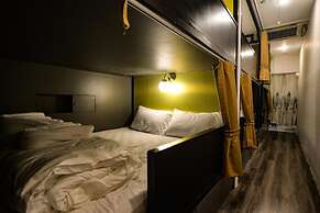 Four Sisters Homestay - Hostel