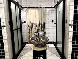 Four Sisters Homestay - Hostel