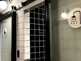 Four Sisters Homestay - Hostel