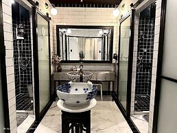 Four Sisters Homestay - Hostel