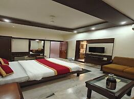 Hotel Ambaji International