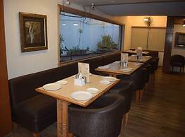 Hotel Ambaji International