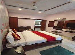 Hotel Ambaji International