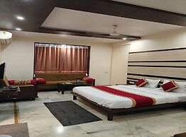Hotel Ambaji International