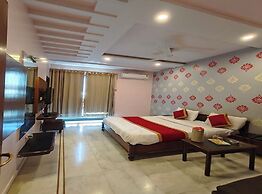 Hotel Ambaji International