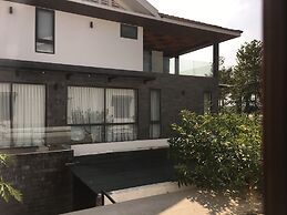 Hana Riverside Villa