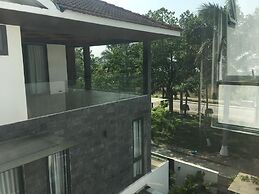 Hana Riverside Villa