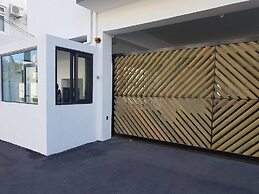 Sugareef West Coast Luxury Penthouse