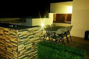 Sugareef West Coast Luxury Penthouse