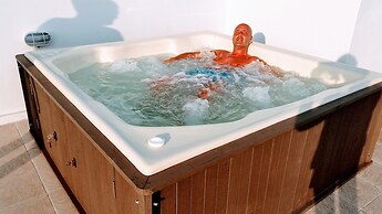 Sugareef West Coast Luxury Penthouse