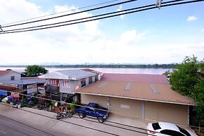 Baan Rim Khong Hotel