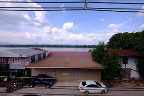 Baan Rim Khong Hotel