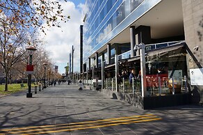 Shadow Play 2Bed Ocean View Apartment