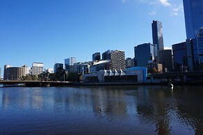 Shadow Play 2Bed Ocean View Apartment