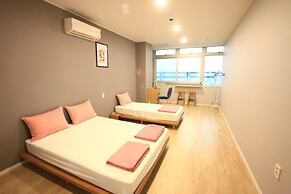 The Blue Guesthouse - Hostel