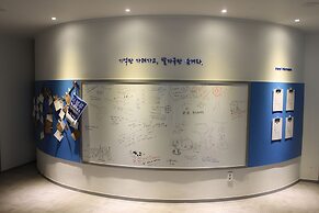 The Blue Guesthouse - Hostel