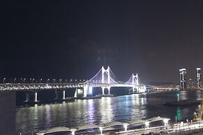 The Blue Guesthouse - Hostel